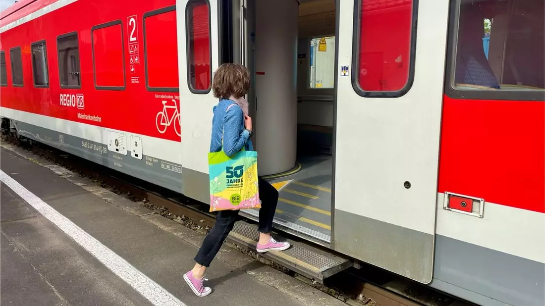Vergünstigtes Deutschland-Ticket und Dienstradleasing / dennree fördert klimafreundlichen Arbeitsweg - Bild: presseportal.de