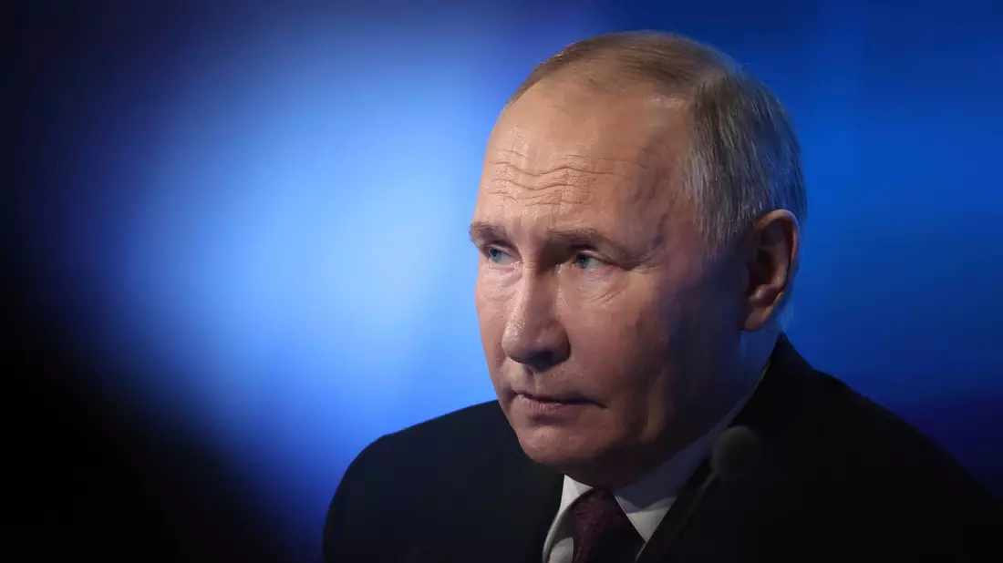 Wird im August 25 Jahre an der Macht sein: der russische Staatschef Wladimir Putin. - Bild: Alexander Kazakov/Pool Sputnik Kremlin/AP/dpa