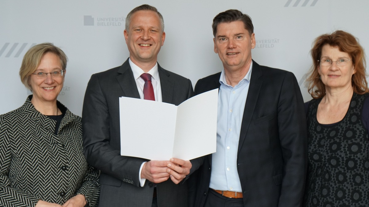 Univ.-Prof. Dr. med. Bernd Bittersohl übernimmt Chefarztposition der Orthopädischen Klinik am Klinikum Bielefeld / Ruf an die Medizinische Fakultät OWL - Foto: presseportal.de