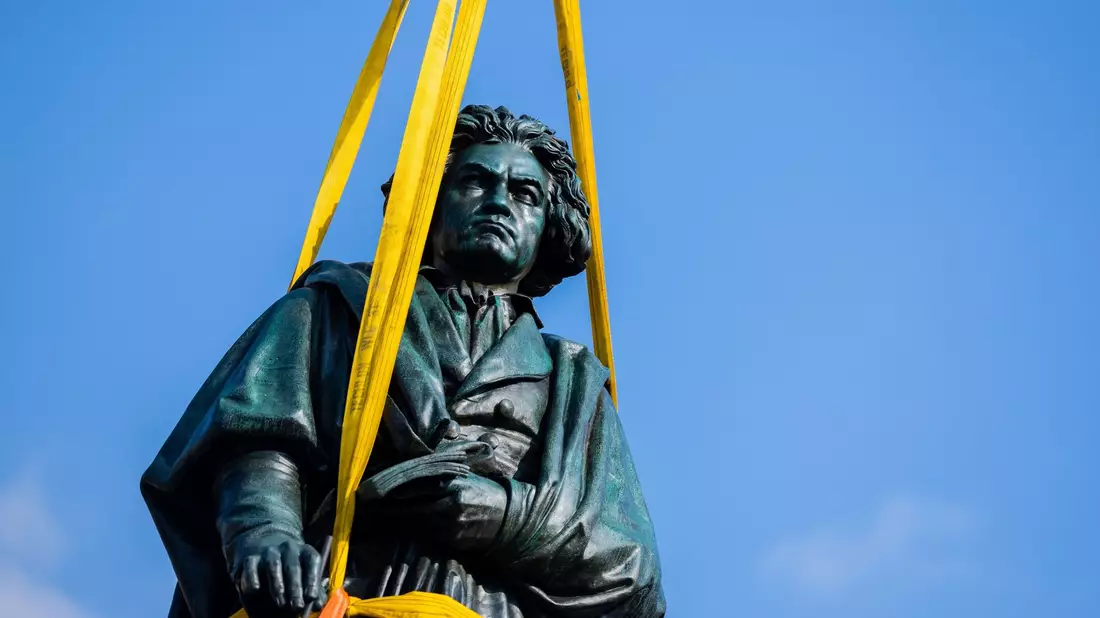 Bei der Uraufführung seiner neunten Sinfonie am 7. Mai 1824 in Wien war Beethoven selbst anwesend. - Bild: Rolf Vennenbernd/dpa