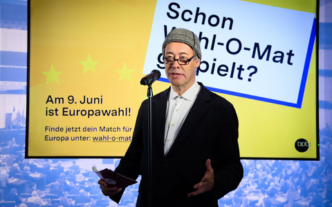 bpb-Präsident Thomas Krüger in Berlin beim Start des Wahl-O-Mat zur Wahl des Europäischen Parlaments 2024. - Foto: Bernd von Jutrczenka/dpa