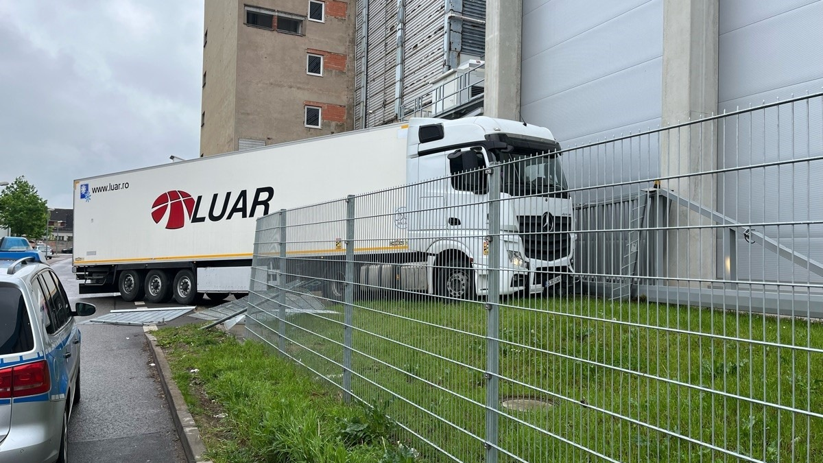 LPI-EF: Gas und Bremse verwechselt - Foto: presseportal.de