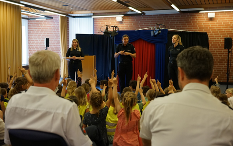 POL-LG: Präventionspuppenbühne der Polizeidirektion Lüneburg sensibilisiert Vorschulkinder zur Sicherheit im Straßenverkehr - Foto: presseportal.de