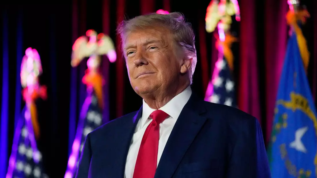 Der Gerichtsprozess gegen den früheren US-Präsidenten Donald Trump in der Affäre um die Mitnahme geheimer Regierungsdokumente soll später starten als bislang geplant. - Bild: John Locher/AP/dpa