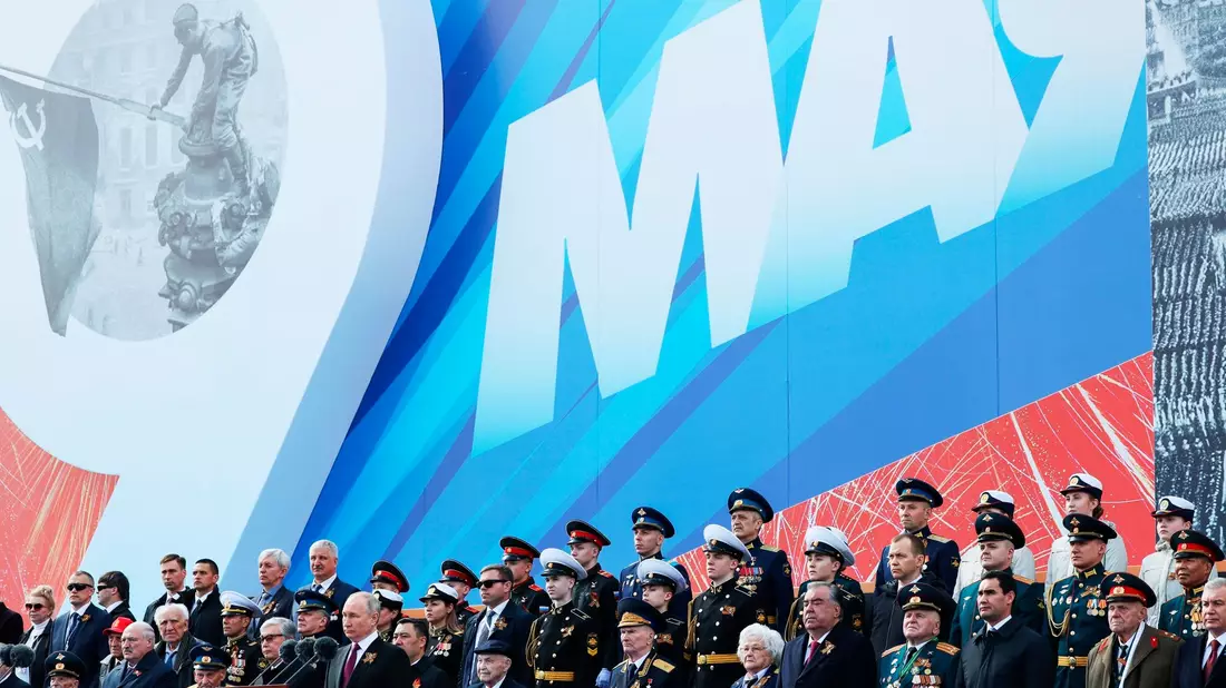 Am Tag des Sieges ist die Militärparade auf dem Roten Platz in Moskau der traditionelle Höhepunkt, wie hier im Jahr 2023. - Bild: Gavriil Grigorov/Pool Sputnik Kremlin/AP/dpa
