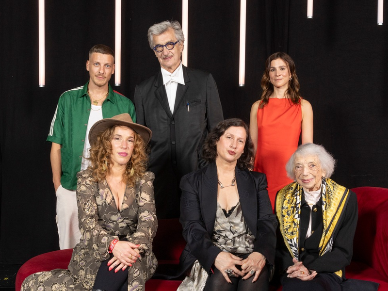 Bärenstark: B.Z.-Kulturpreis zum 30. Mal verliehen / Bronzene Bären für Margot Friedländer, Wim Wenders, Aylin Tezel, Felix Lobrecht, Constanza Macras und Yael Ronen - Foto: presseportal.de