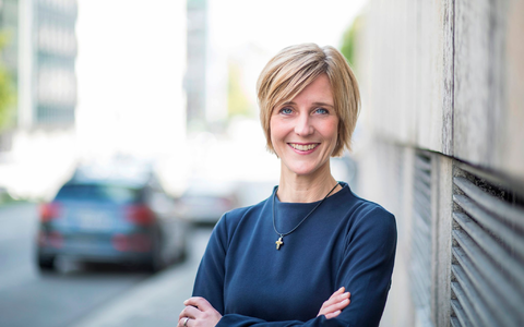 Die Pfarrerin Stefanie Schardien spricht das nächste «Wort zum Sonntag». - Foto: Markus Konvalin/ARD/BR/dpa