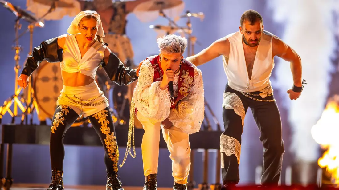 Baby Lasagna aus Kroatien im ersten Halbfinale des ESC. - Bild: Jens Büttner/dpa