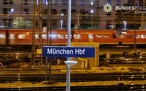 Bundespolizeidirektion München: Handydieb am Hauptbahnhof festgenommen - Foto: presseportal.de