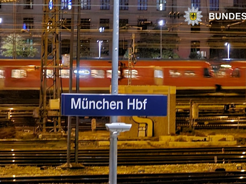 Bundespolizeidirektion München: Handydieb am Hauptbahnhof festgenommen - Foto: presseportal.de