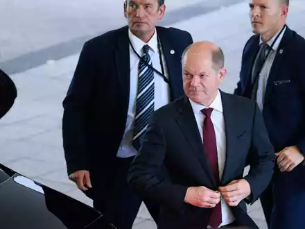 Kanzler Scholz sieht eine wichtigere Rolle für klassische Medien. (Archivbild)  - Foto: Bernd von Jutrczenka/dpa