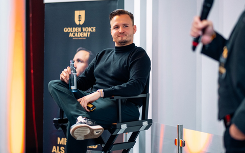 KI vs. Mensch - Patrick Khatrao verrät, ob die KI-Stimme den Hörbuchsprecher wirklich ersetzen kann - Foto: presseportal.de