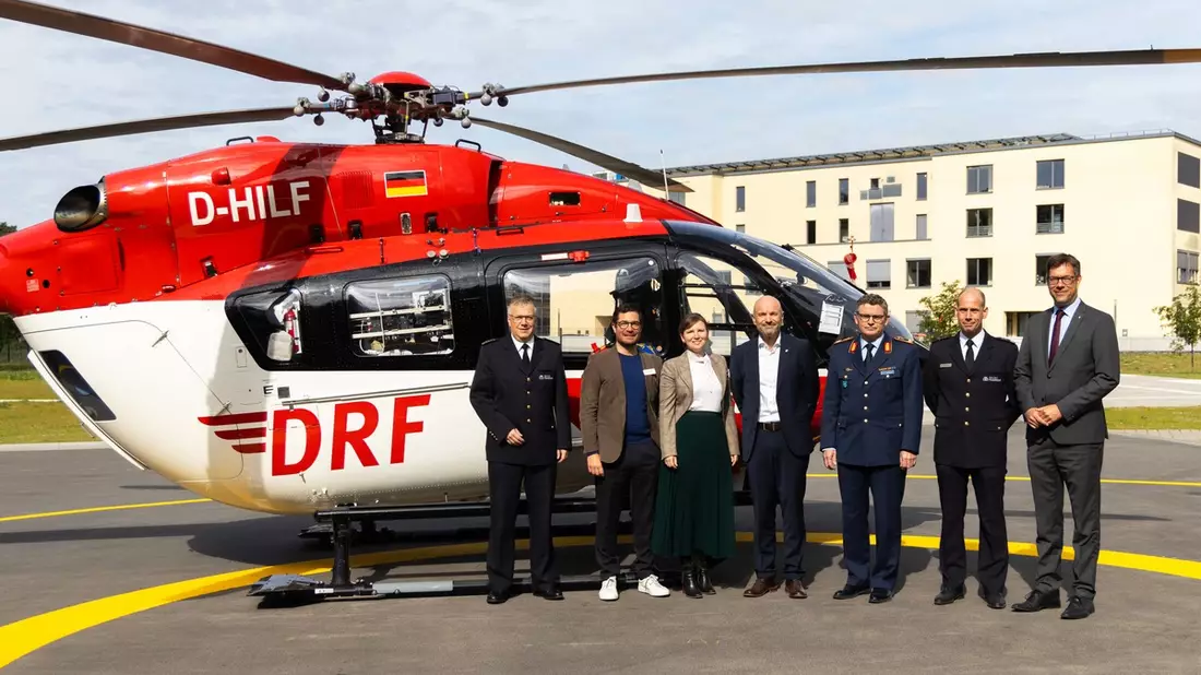 Schnelle medizinische Hilfe aus der Luft für die Menschen in Berlin und Umgebung / DRF Luftrettung weiht ihre Station in Berlin-Buch ein - Bild: presseportal.de