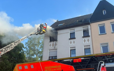 FW-MH: Ausgedehnter Wohnungsbrand im Bereich der Saarner Straße - Foto: presseportal.de