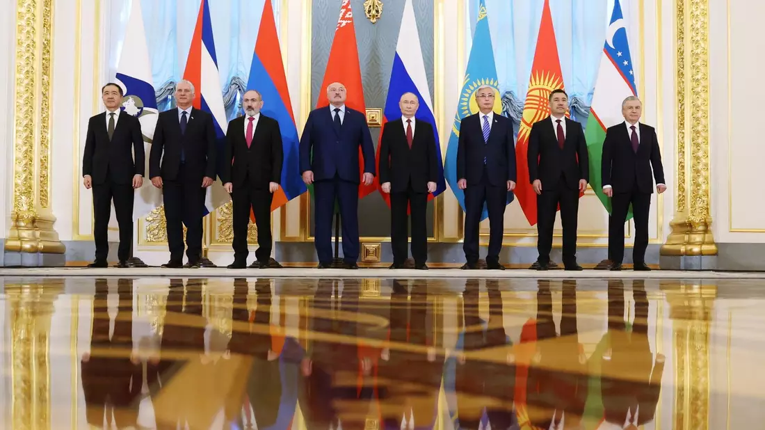 Die Vertreter der Eurasischen Wirtschaftsunion haben sich in Moskau getroffen. Putin sieht die Union als wirksames Mittel gegen Sanktionen. - Bild: Alexander Kazakov/Pool Sputnik Kremlin/AP/dpa