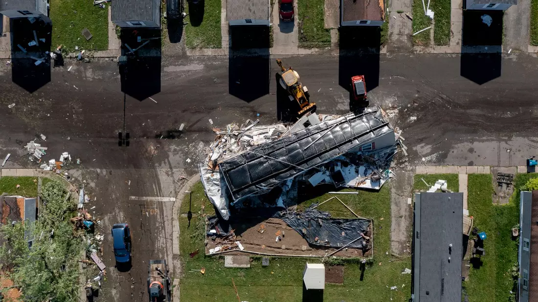 Im US-Bundesstaat Michigan hat ein Tornado Spuren hinterlassen. - Bild: Neil Blake/The Grand Rapids Press/AP/dpa