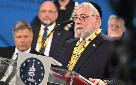 Oberrabbiner Pinchas Goldschmidt ist mit dem  Internationalen Karlspreis zu Aachen ausgezeichnet worden. - Foto: Henning Kaiser/dpa