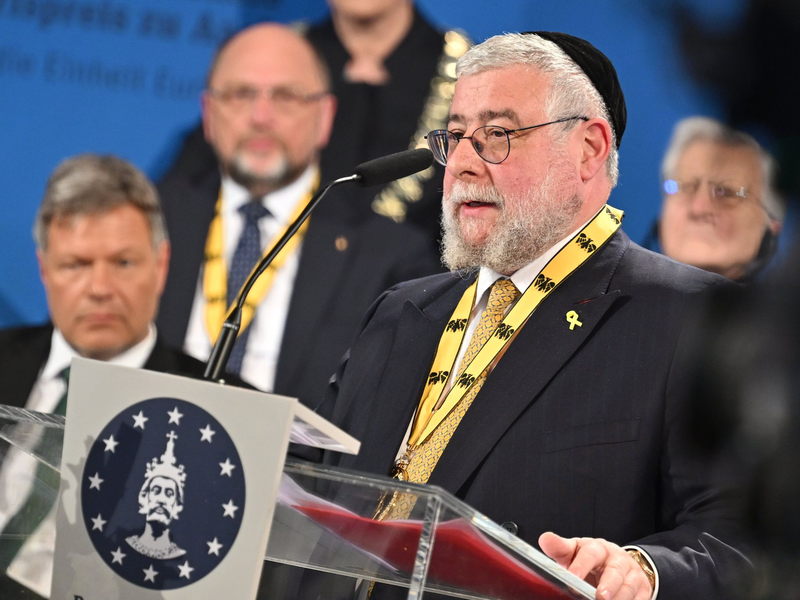 Oberrabbiner Pinchas Goldschmidt ist mit dem  Internationalen Karlspreis zu Aachen ausgezeichnet worden. - Foto: Henning Kaiser/dpa