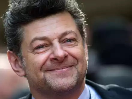 Er war Gollum, jetzt führt er Regie: Andy Serkis. - Foto: Andrew Cowie/epa/dpa