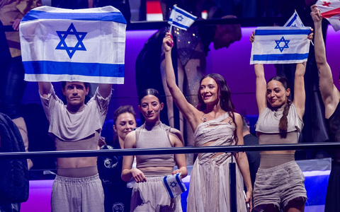 Beim Vortragen ihres Liedes «Hurricane» musste Eden Golan zahlreiche Pfiffe und Buhrufe über sich ergehen lassen. - Foto: Jens Büttner/dpa