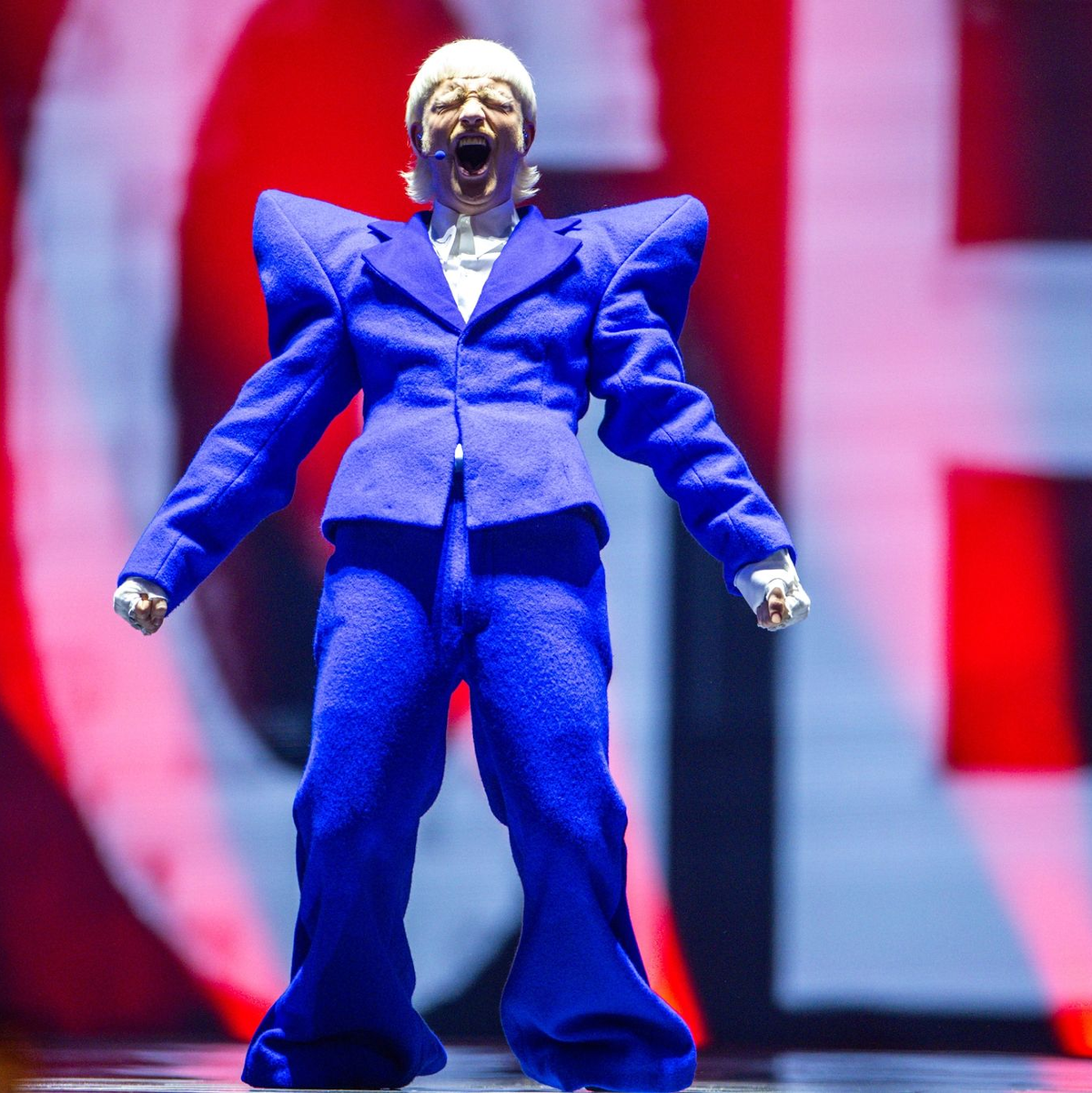 Rapper Joost Klein sicherte sich in diesem Jahr mit «Europapa» einen Platz im Finale. - Foto: Jens Büttner/dpa