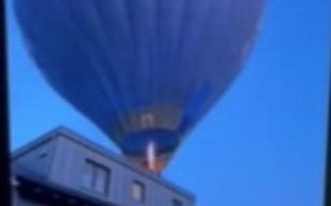 POL-AC: Heißluftballon streift Hausdach - Foto: presseportal.de