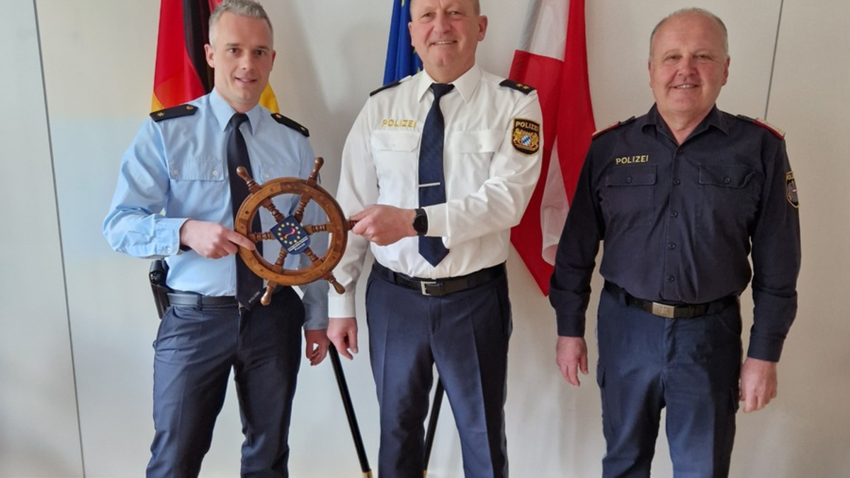 Bundespolizeidirektion München: Gemeinsames Zentrum Passau unter neuer Führung / Bundespolizist Hans Zettl folgt auf Klaus Liebl von der Landespolizei Bayern - Foto: presseportal.de