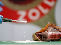 Immer mehr Kokain kommt in Containern aus Südamerika nach Deutschland. - Foto: Marcus Brandt/dpa