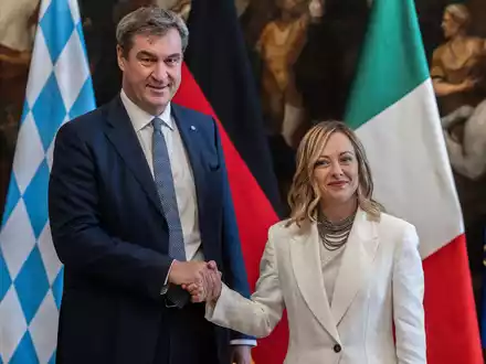 Bayerns Ministerpräsident Markus Söder und Italiens Regierungschefin Giorgia Meloni sind sich in energie-, verkehrs- und asylpolitischen Fragen recht einig. - Foto: Oliver Weiken/dpa