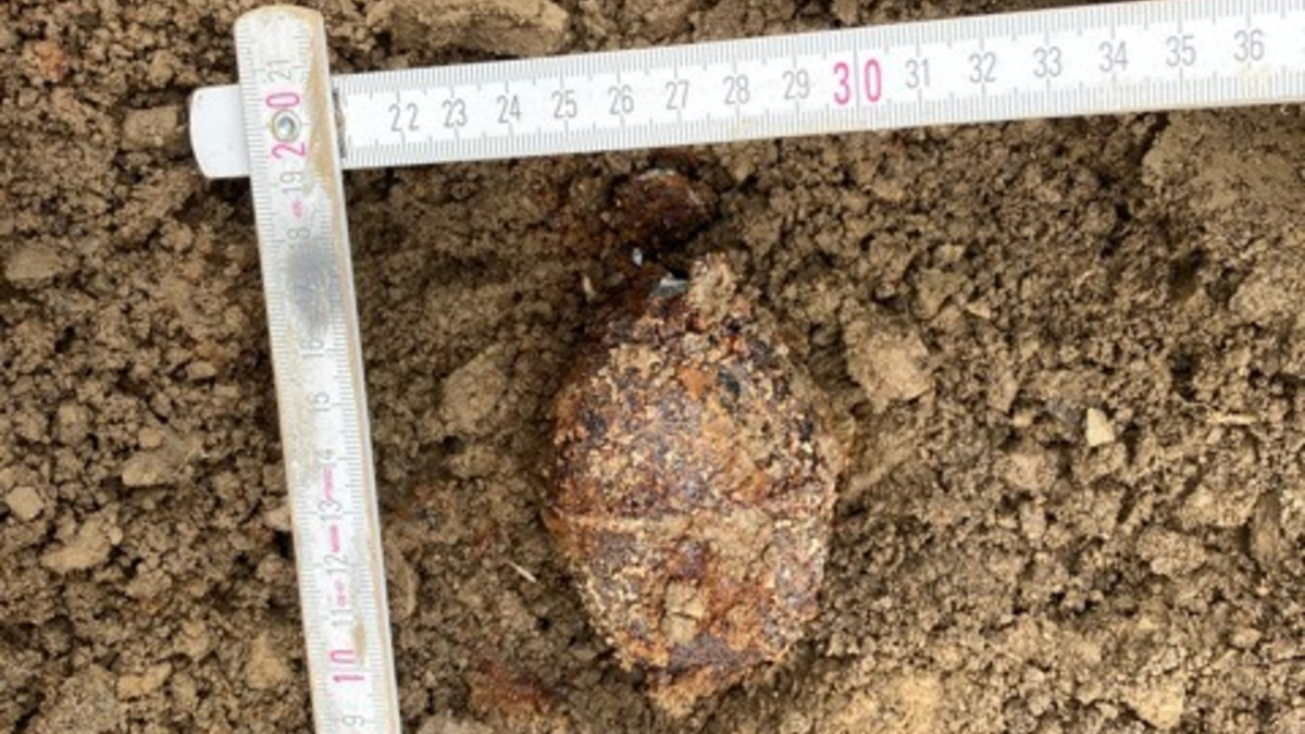 POL-GI: Handgranate bei Ausgrabung gefunden + Einbrecher überrascht + Person aus der Lahn gerettet + Seat gestohlen + Yamaha entwendet + Unfallfluchten - Foto: presseportal.de