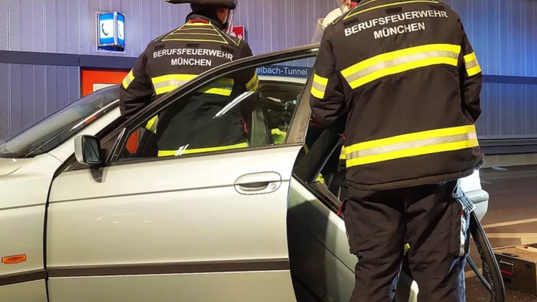 FW-M: Verkehrsunfall im Luise-Kiesselbach-Tunnel (Mittersendling) - Bild: presseportal.de