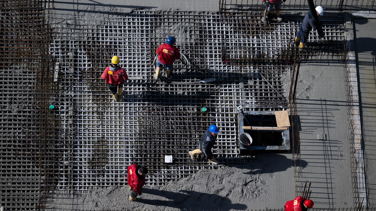 Mehrarbeit lohnt sich für viele nicht, findet der Handwerkspräsident. - Foto: Soeren Stache/dpa