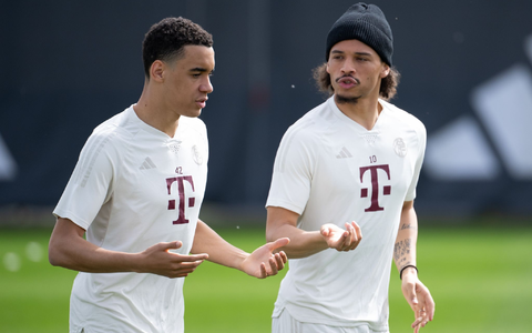 Jamal Musiala (l) und Leroy Sané sind kurz vor der EM beide körperlich angeschlagen. - Foto: Sven Hoppe/dpa