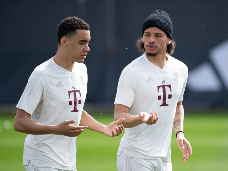 Jamal Musiala (l) und Leroy Sané sind kurz vor der EM beide körperlich angeschlagen. - Foto: Sven Hoppe/dpa