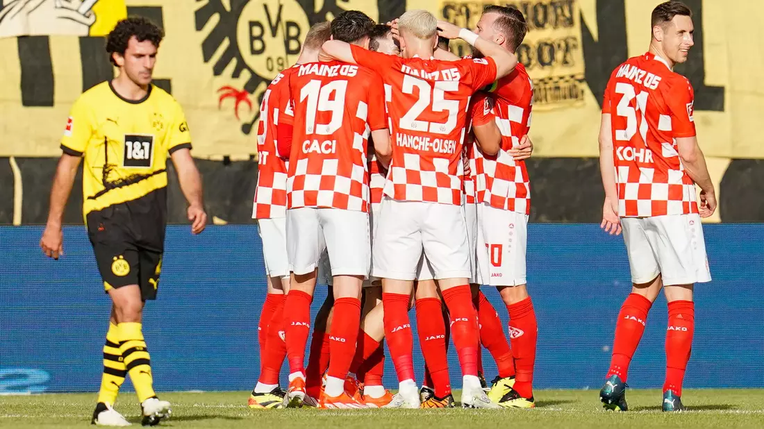Mainz 05 feierte einen wichtigen Sieg im Abstiegskampf und besiegte schwache Dortmunder klar. - Bild: Uwe Anspach/dpa