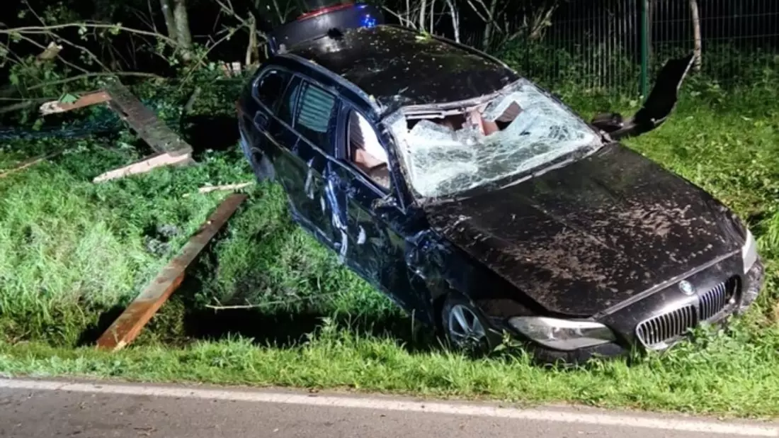 FW-DT: Alleinunfall - 5 Verletzte Personen - Bild: presseportal.de