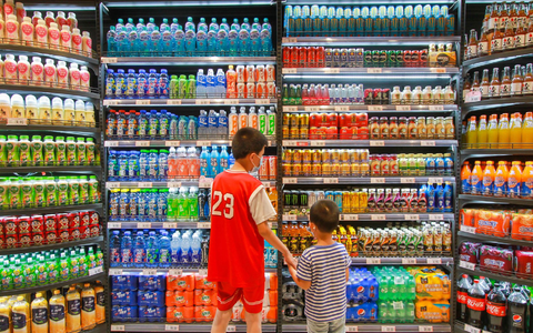 China hatte vom Herbst vergangenen Jahres bis Januar mit einer Deflation zu kämpfen, also einem Preisverfall. - Foto: Li Hao/XinHua/dpa China hatte vom Herbst vergangenen Jahres bis Januar mit einer Deflation zu kämpfen, also einem Preisverfall. - Foto: Li Hao/XinHua/dpa