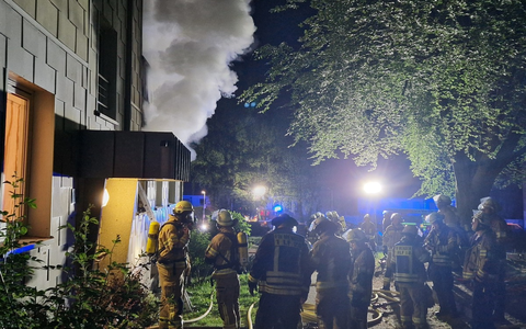 FW Menden: Mehrfache Menschenrettungs aus Wohnhaus - Foto: presseportal.de