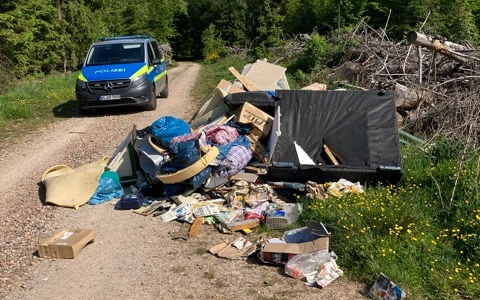 POL-RTK: Illegal Müll abgeladen - Foto: presseportal.de