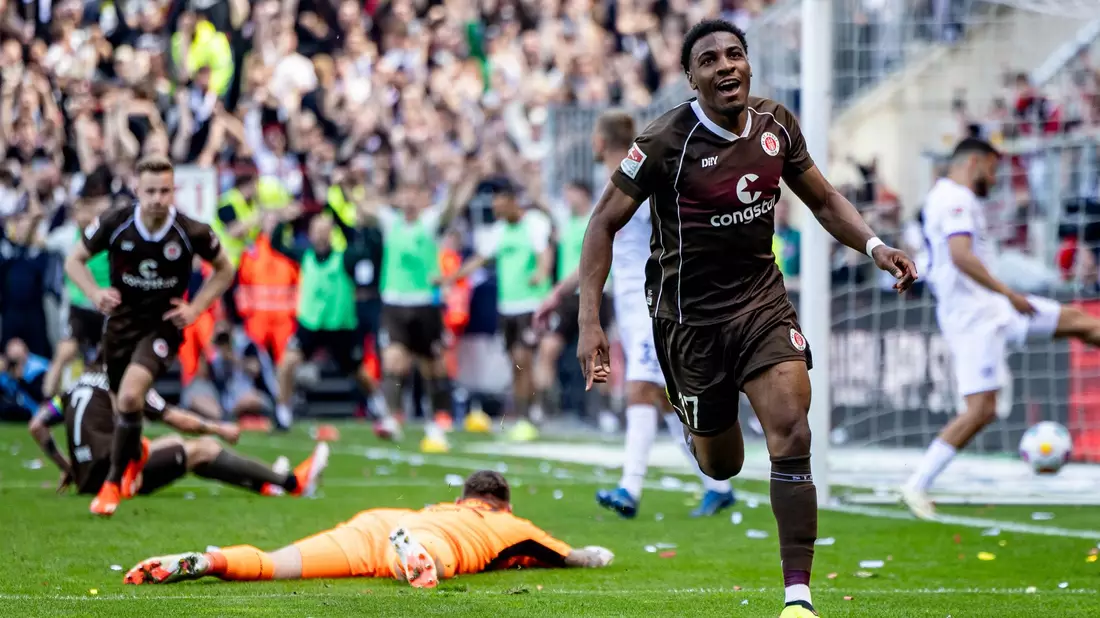 Oladapo Afolayan erzielte zwei Treffer für den FC St. Pauli. - Bild: Axel Heimken/dpa