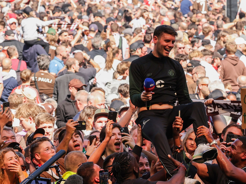 Trainer Fabian Hürzeler wechselt in die Premier League nach Brighton. - Foto: Christian Charisius/dpa