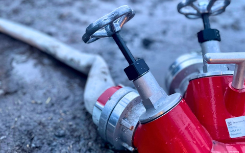 FW Hünxe: Feuer durch Gasgrill - Brandausbreitung verhindert, Folgeeinsatz Amtshilfe - Foto: presseportal.de