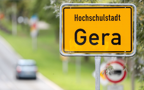 In Gera ist ein SPD-Stadtratskandidat geschubst und beleidigt worden. - Foto: Jan Woitas/dpa-Zentralbild/dpa In Gera ist ein SPD-Stadtratskandidat geschubst und beleidigt worden. - Foto: Jan Woitas/dpa-Zentralbild/dpa