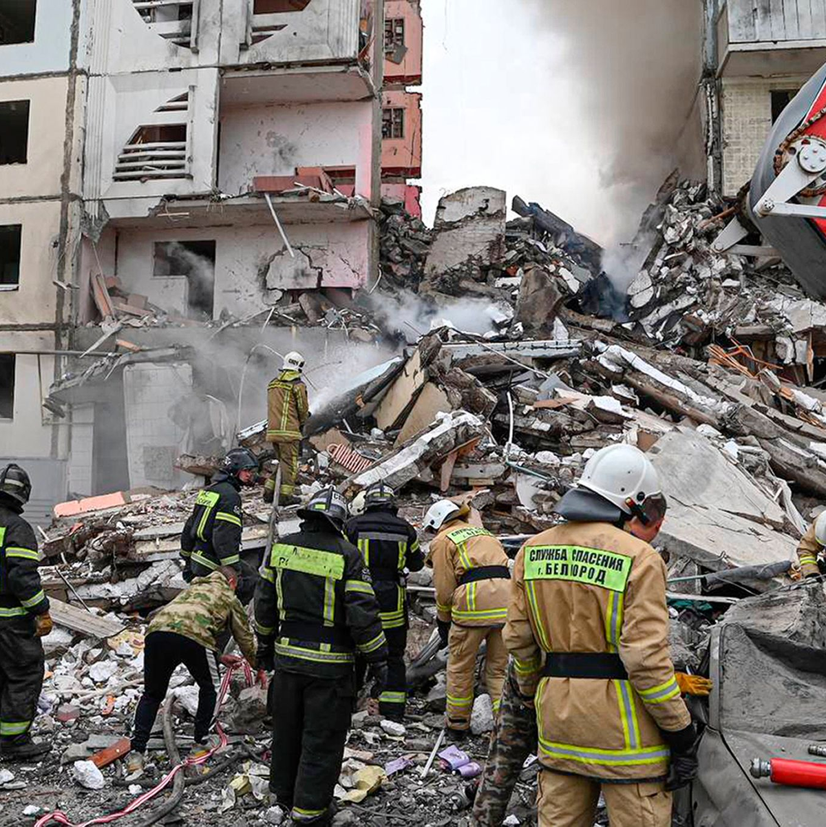 In der an Charkiw grenzenden russischen Grenzregion Belgorod starben mindestens 13 Menschen bei mehreren Angriffen. - Foto: Uncredited/Belgorod region governor Vyacheslav Gladkov telegram channel/AP/dpa