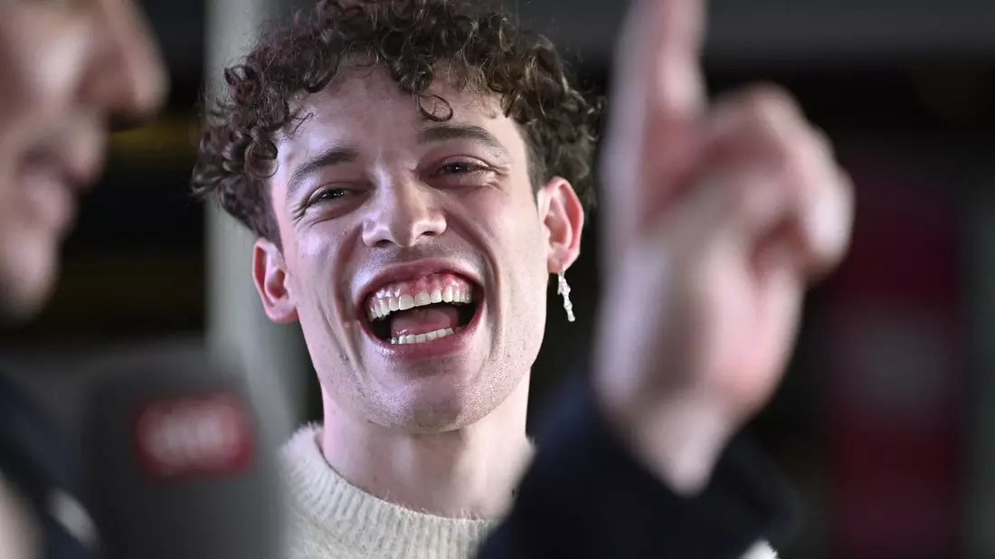 Der Schweizer Sänger Nemo hat den   Eurovision Song Contest (ESC) gewonnen. - Bild: Walter Bieri/KEYSTONE/dpa