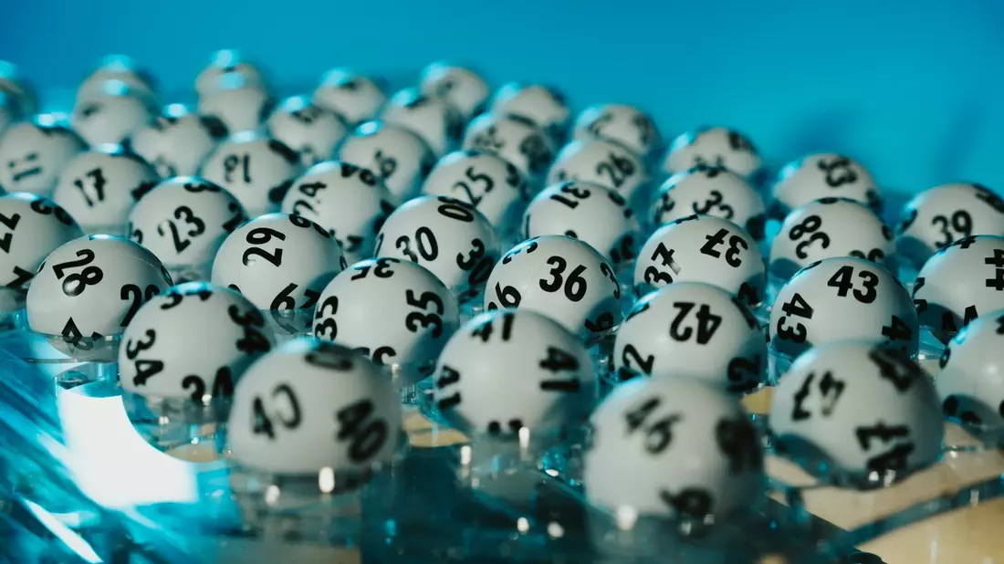 LOTTO 6aus49: System-Anteilsschein knackt den Jackpot / Tipper teilen sich über 15,1 Millionen Euro - Bild: presseportal.de