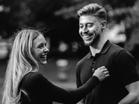 Lasse Landeck klärt auf: So zeigen Frauen Interesse - Foto: presseportal.de