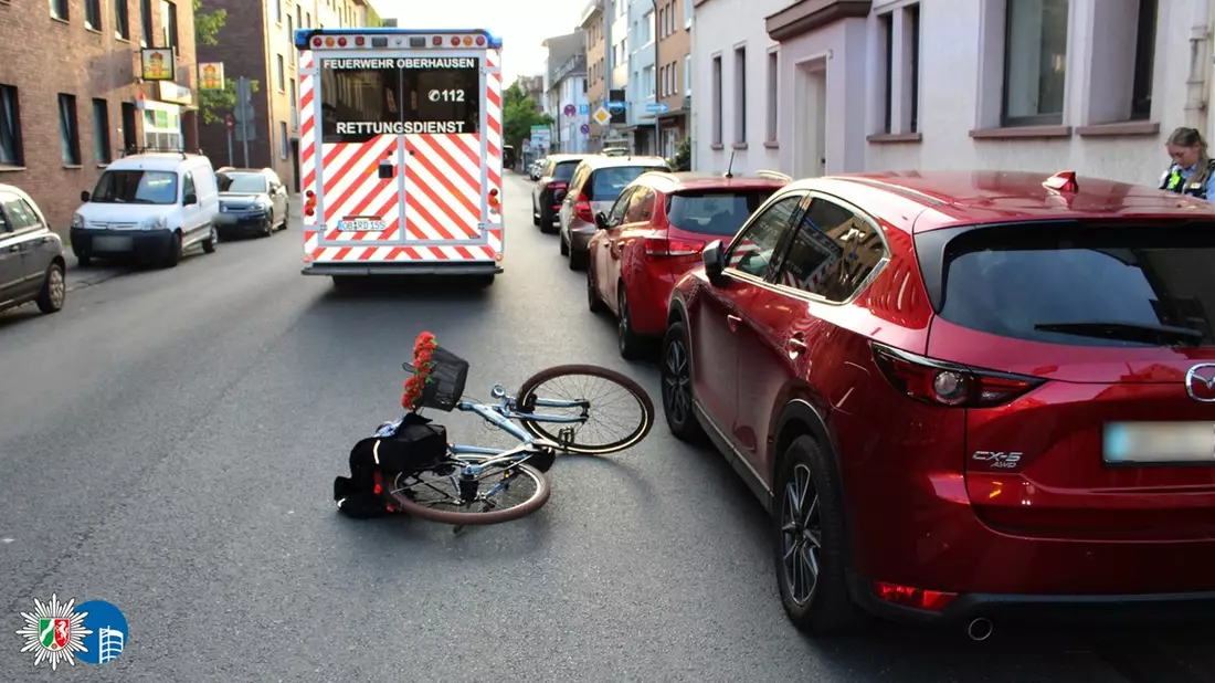 POL-OB: Dooring-Unfall: 58-Jährige nach Kollision mit Pkw-Tür verletzt - Bild: presseportal.de