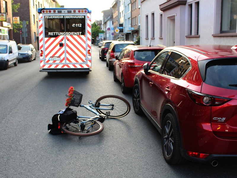 POL-OB: Dooring-Unfall: 58-Jährige nach Kollision mit Pkw-Tür verletzt - Foto: presseportal.de