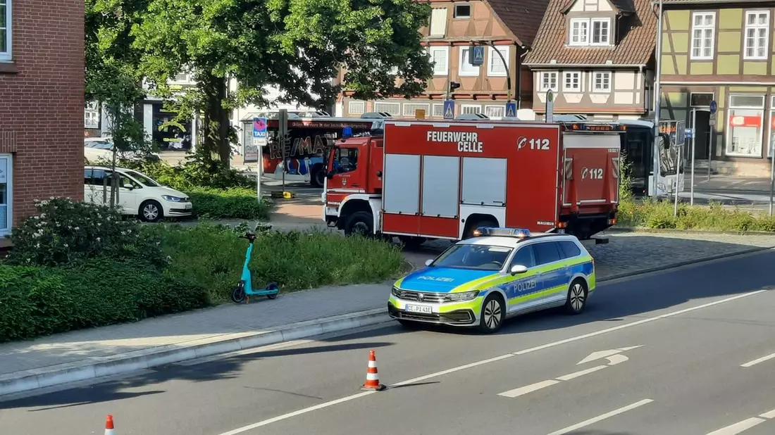 FW Celle: Unbekannter Stoff ausgetreten - Bild: presseportal.de